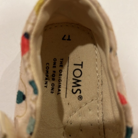 TOMS Belmont Toddler Girl Slip On Shoe Cream Christmas Light Bulb US7 - Picture 13 of 15